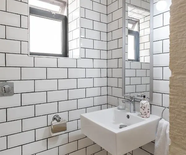 Roam Gozo - Hamrija - Modern Cozy Tiny Set In Gozo's Oldest Village Apartment *