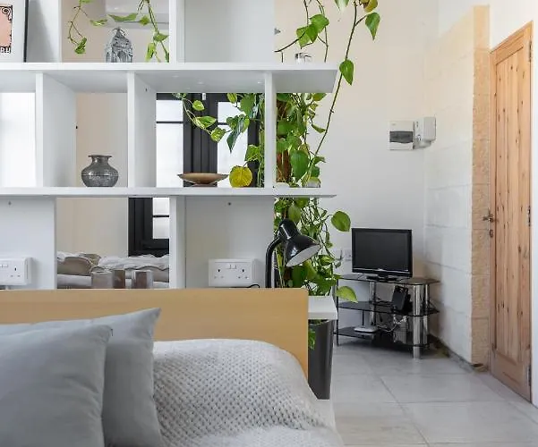 Roam Gozo - Hamrija - Modern Cozy Tiny Set In Gozo's Oldest Village Apartment *